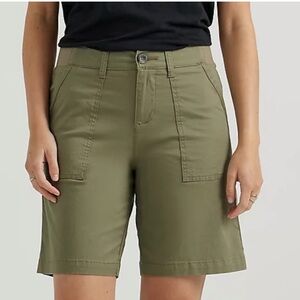 Lee Women's Lux Bermuda Shorts in Olive with Flex Band size 20W